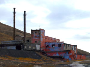 Pyramiden mijnwerkersdorp Russisch Svalbard Spitsbergen cultureel erfgoed geschiedenis onderzoek expeditie SeaWind Adventures
